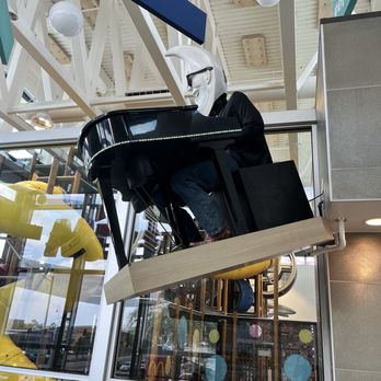 McDonald's - Moon guy playing piano - Burgers Near Me - Orlando, Florida McDonald's - Moon guy playing piano - Burgers Near Me - Orlando, Florida