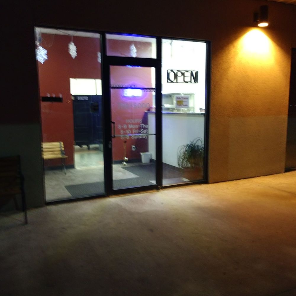 Hometown Pizza - Kept trying to order a pizza way before they closed. Drove up there to place an order, door was locked before close.You can see the employee - Pizza Near Me - Sheridan, Indiana Hometown Pizza - Kept trying to order a pizza way before they closed. Drove up there to place an order, door was locked before close.You can see the employee - Pizza Near Me - Sheridan, Indiana