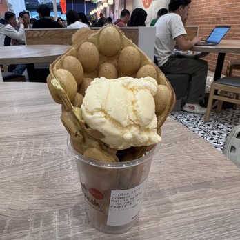 Meet Fresh - Matcha Egg Waffle w a vanilla ice cream (extra $1.25) - Bubble Tea Near Me - Westminster, California