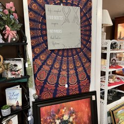 Two By Two Thrift Store - Wall tapestry