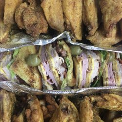 Big Dawgs Memphis - Wings and BLT