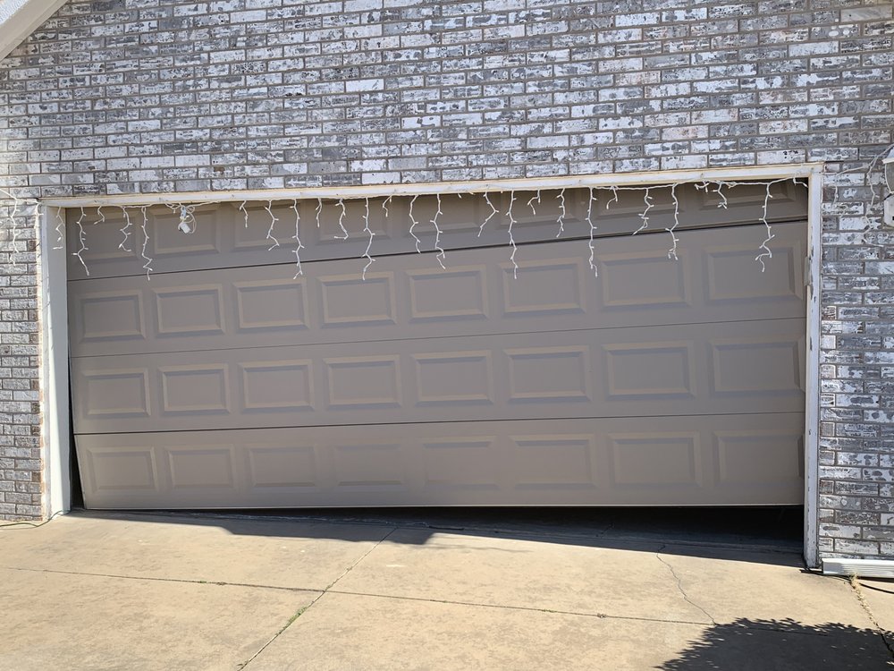 LUCKY OVERHEAD DOOR Oklahoma City, Oklahoma Garage Door Services