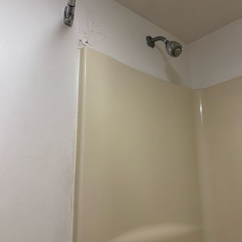 Econo Lodge Easton Route 50 - Bathroom condition - Hotels Near Me - Easton, Maryland Econo Lodge Easton Route 50 - Bathroom condition - Hotels Near Me - Easton, Maryland