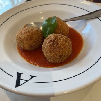 Alessa Trattoria - Arancini - Italian Near Me - Magog, Quebec Alessa Trattoria - Arancini - Italian Near Me - Magog, Quebec