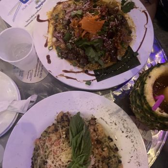 Kaya Island Eats - Shrimp pasta and steak curry! Both 10/10 - Caribbean Near Me - Key West, Florida Kaya Island Eats - Shrimp pasta and steak curry! Both 10/10 - Caribbean Near Me - Key West, Florida