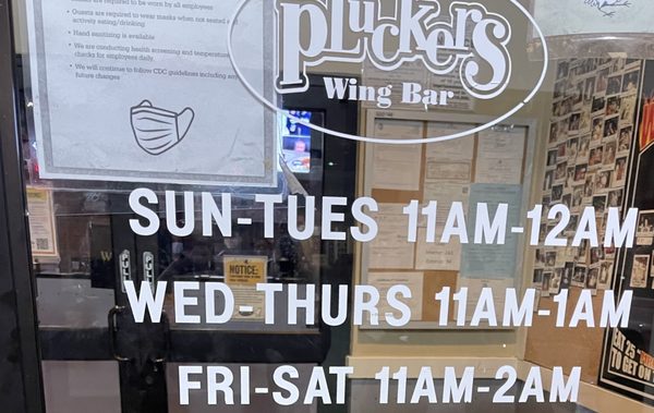 Pluckers Wing Bar by null
