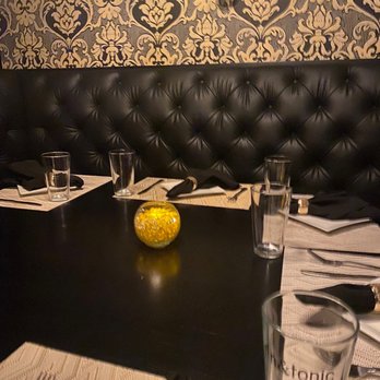 Fin & Tonic - The speakeasy side booth - New American Near Me - Suffolk, Virginia Fin & Tonic - The speakeasy side booth - New American Near Me - Suffolk, Virginia