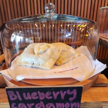 Racer Tea Bar - Blueberry Cardamon pies - Coffee & Tea Near Me - Redondo beach, California