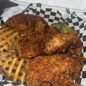 CARLITOS CRISPN CHICKEN & BAR - Updated February 2026 - 49 Photos & 71 ...