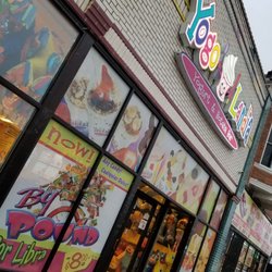 Yogolandia Yogurt & Botana Bar