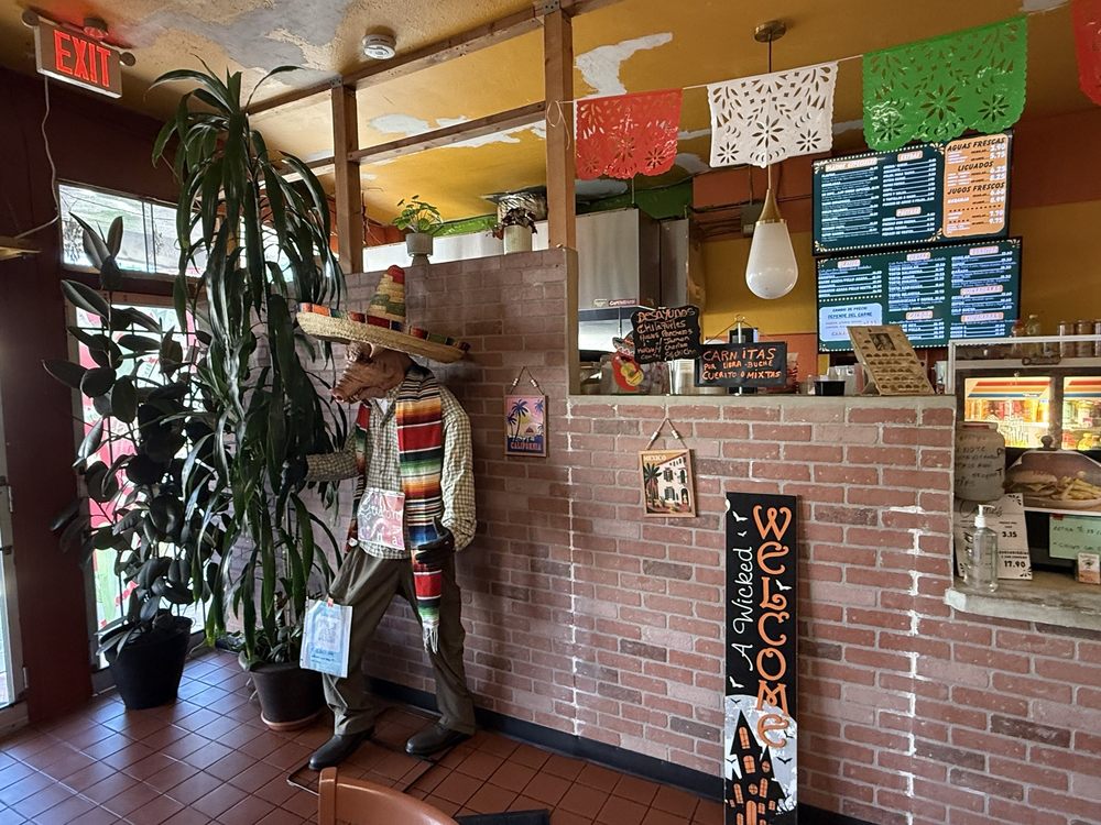 El Mexicano Deli y Taqueria