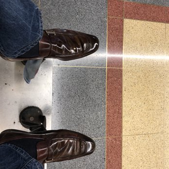 K J Shoe Shine Shoe Shine 222 Merchandise Mart Plz River