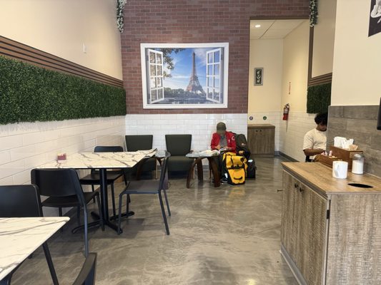 Café Parisien by null