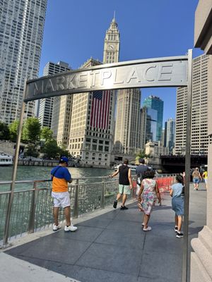 Chicago Riverwalk by null