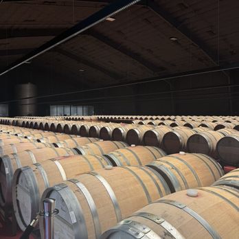 Caymus Vineyards - Wineries Near Me - Rutherford, California