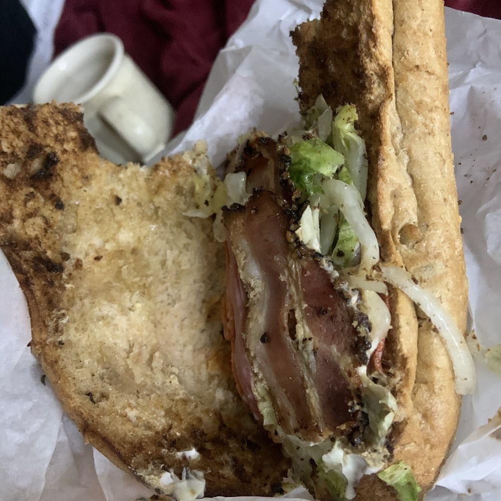 Bacon lettuce no dressing no peppers no meat