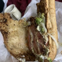 Bacon lettuce no dressing no peppers no meat
