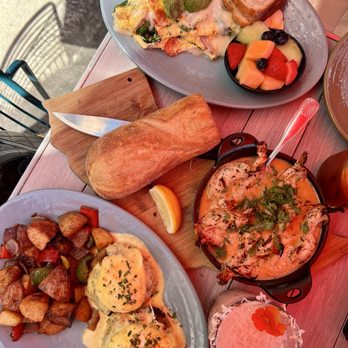 Dolores  - Cocktail Bars Near Me - Long Beach, California