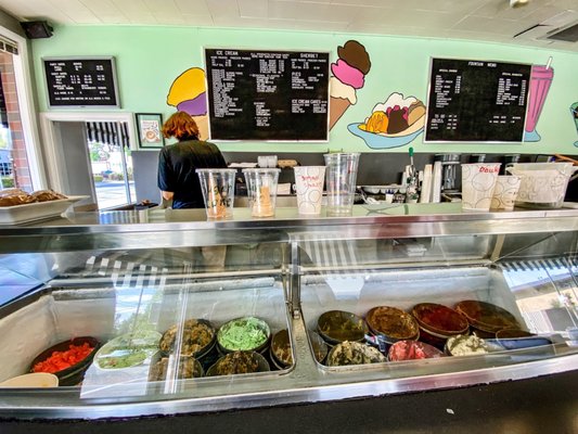 Vic’s Ice Cream by null