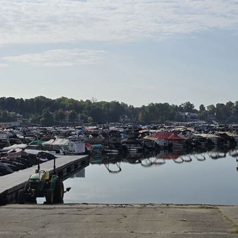 Geist Marina - Marinas Near Me - Indianapolis, Indiana