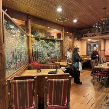 Cambria Pines Lodge Restaurant - Inside - American Near Me - Cambria, California Cambria Pines Lodge Restaurant - Inside - American Near Me - Cambria, California