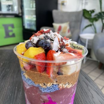 Muse Juice Bar - Build your own açaà bowl (with all the fruits!) - Juice Bars & Smoothies Near Me - San Francisco, California Muse Juice Bar - Build your own açaà bowl (with all the fruits!) - Juice Bars & Smoothies Near Me - San Francisco, California