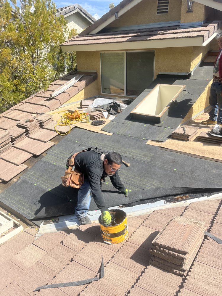 Slide of Quiroz And Sons Roofing