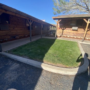 Red Stone Inn - Pet relief area - Hotels Near Me - Moab, Utah