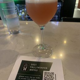 Happy hour rosemary 75 Happy hour rosemary 75