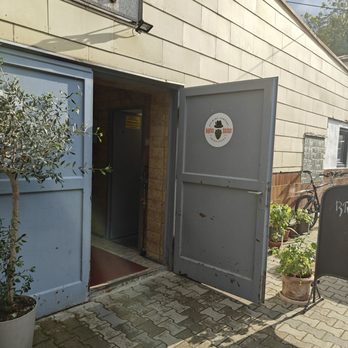 Hopfenhäcker - Der Eingang am neuen Standort - Breweries Near Me - Munich, BY Hopfenhäcker - Der Eingang am neuen Standort - Breweries Near Me - Munich, BY
