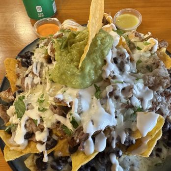 Bicho’s - Carnitas Nachos - Salvadoran Near Me - Portland, Oregon