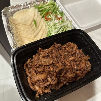 Yunnan Restaurant - 103. Shredded Pork with Beijing Special Sauce and Crepie. OUTSTANDING flavor! I love the little crepies! Huge portion! - Chinese Near Me - Oak Park, California Yunnan Restaurant - 103. Shredded Pork with Beijing Special Sauce and Crepie. OUTSTANDING flavor! I love the little crepies! Huge portion! - Chinese Near Me - Oak Park, California