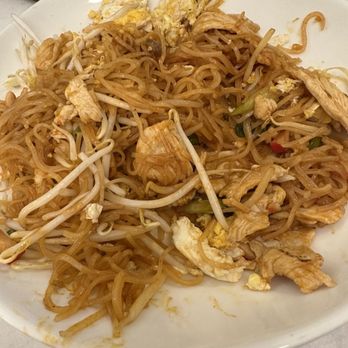 Flore Cafe - Pad Thai - Thai Near Me - Tysons, Virginia
