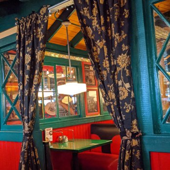 Oregano's - Reminds me of a first class rail car - Pizza Near Me - Mesa, Arizona