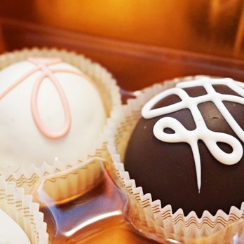 Austin Cake Ball - Strawberries and Cream, Chocolate Cake Balls - Desserts Near Me - Austin, Texas Austin Cake Ball - Strawberries and Cream, Chocolate Cake Balls - Desserts Near Me - Austin, Texas