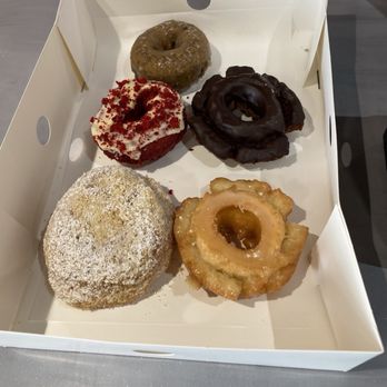 Randy's Donuts - Donuts Near Me - Phoenix, Arizona