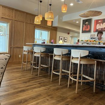 Rundown Cafe - Atmosphere - Seafood Near Me - Kitty Hawk, North Carolina