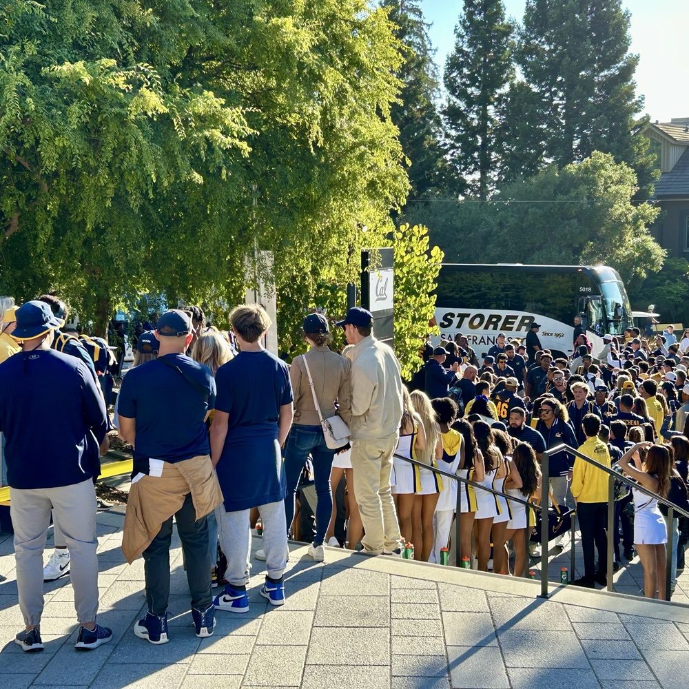 California Memorial Stadium - Fans waiting for Cal's team bus to arrive - Stadiums & Arenas Near Me - Berkeley, California California Memorial Stadium - Fans waiting for Cal's team bus to arrive - Stadiums & Arenas Near Me - Berkeley, California