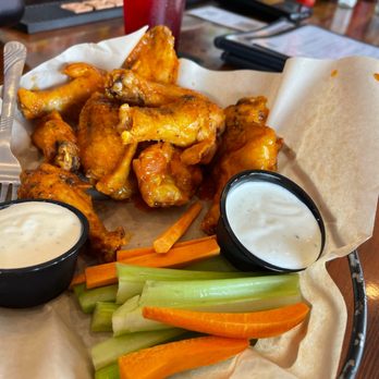 RelicRoad Brewing - Hubby's wings- he loved them - Breweries Near Me - Winslow, Arizona