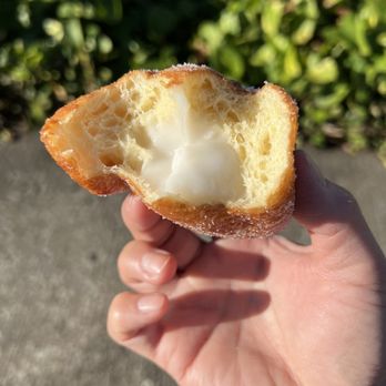 Leonard's Bakery - Bakeries Near Me - Honolulu, Hawaii
