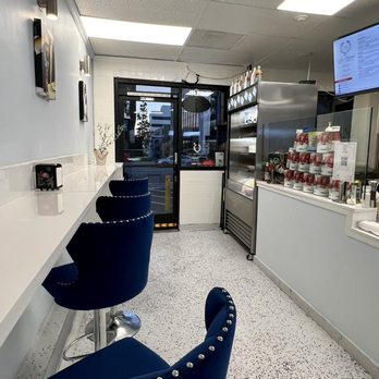 Che Mangi - The bar seating area - Gelato Near Me - Burbank, California Che Mangi - The bar seating area - Gelato Near Me - Burbank, California