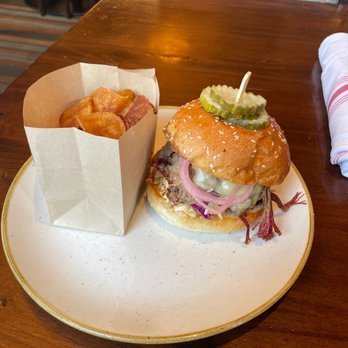 Fork - Brisket sandwich with chips - New American Near Me - Boise, Idaho Fork - Brisket sandwich with chips - New American Near Me - Boise, Idaho
