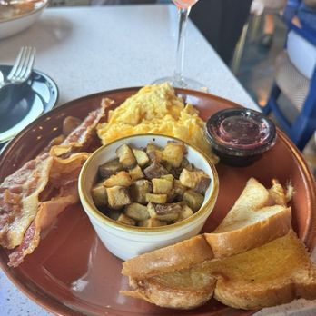 Just Brunch Breakfast Bar - JB breakfast platter - Breakfast & Brunch Near Me - Duluth, Georgia