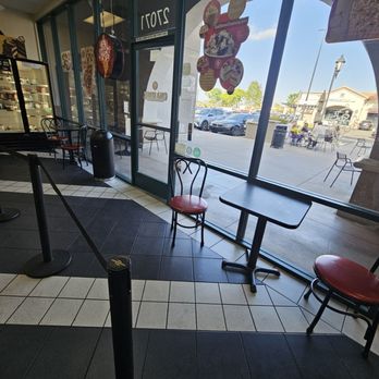 Cold Stone Creamery - Inside of the place - Ice Cream & Frozen Yogurt Near Me - Santa Clarita, California Cold Stone Creamery - Inside of the place - Ice Cream & Frozen Yogurt Near Me - Santa Clarita, California