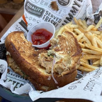The Yard @ 1224 - Grilled Cheese Carnitas sandwich - Cocktail Bars Near Me - San Antonio, Texas