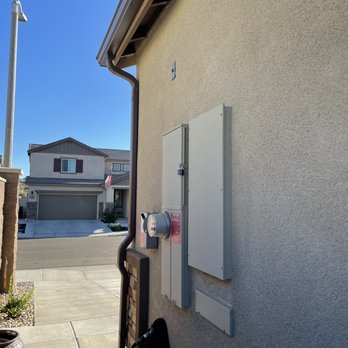 Cummins Gutters - Side entry to backyard view from side yard. - Gutter Services Near Me - Arizona City, Arizona
