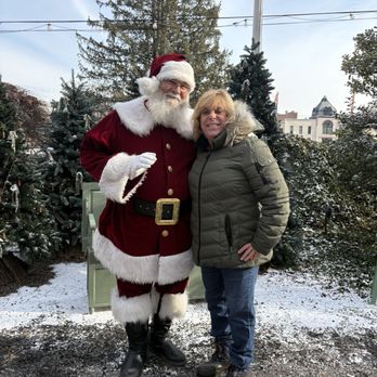 Red Mill Museum Village - Santa is present for free photos. Pets are allowed to this festival as well. - Museums Near Me - Clinton, New Jersey Red Mill Museum Village - Santa is present for free photos. Pets are allowed to this festival as well. - Museums Near Me - Clinton, New Jersey