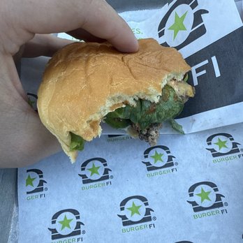 BurgerFi - a trash burger that we waited an hour for that tastes like crap and was COLD and cost me $16 - Burgers Near Me - Dania Beach, Florida