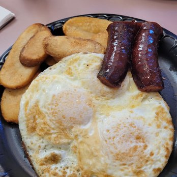 Byron's Smokehouse - Breakfest of champions - Barbeque Near Me - Auburn, Alabama