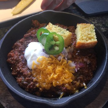 Topgolf - Chili w jalapeño corn bread - New American Near Me - Orlando, Florida Topgolf - Chili w jalapeño corn bread - New American Near Me - Orlando, Florida